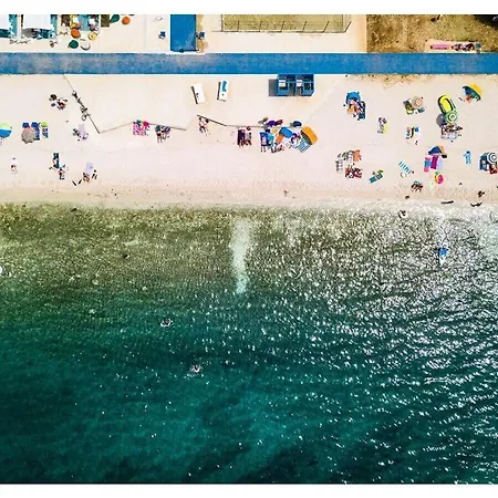 Jure 900m Beach Willa Medulin